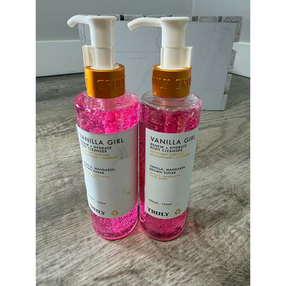 New Bundle Truly Beauty Vanilla Girl Renew + Hydrate Body Cleanser x2